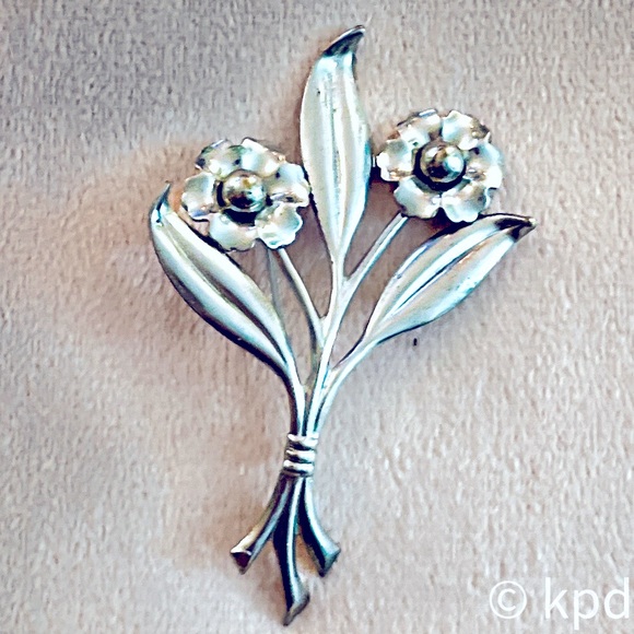 Mid-Century 1950s era vintage silver floral brooch - Picture 3 of 8
